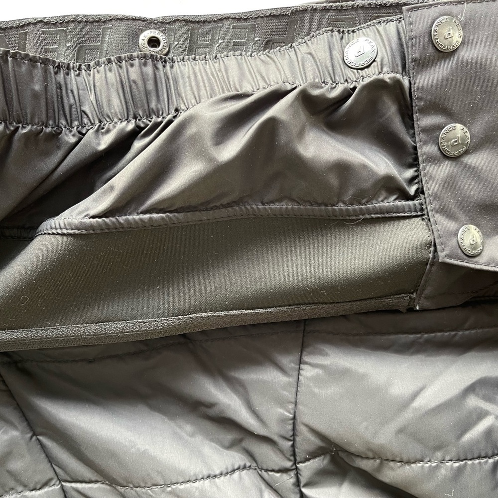 Peak Performance Woman’s Winter Jacket - Picture 9 of 10